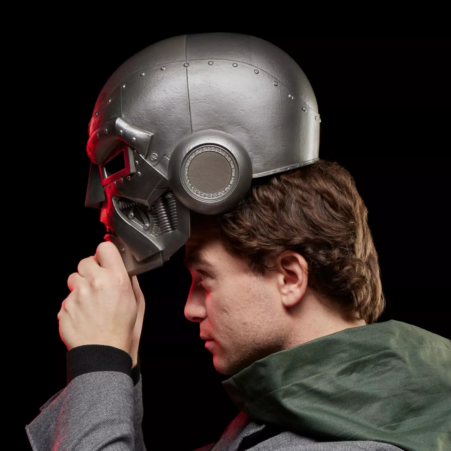 Hasbro - Marvel Legends Series - Doctor Doom Premium Roleplay Helmet