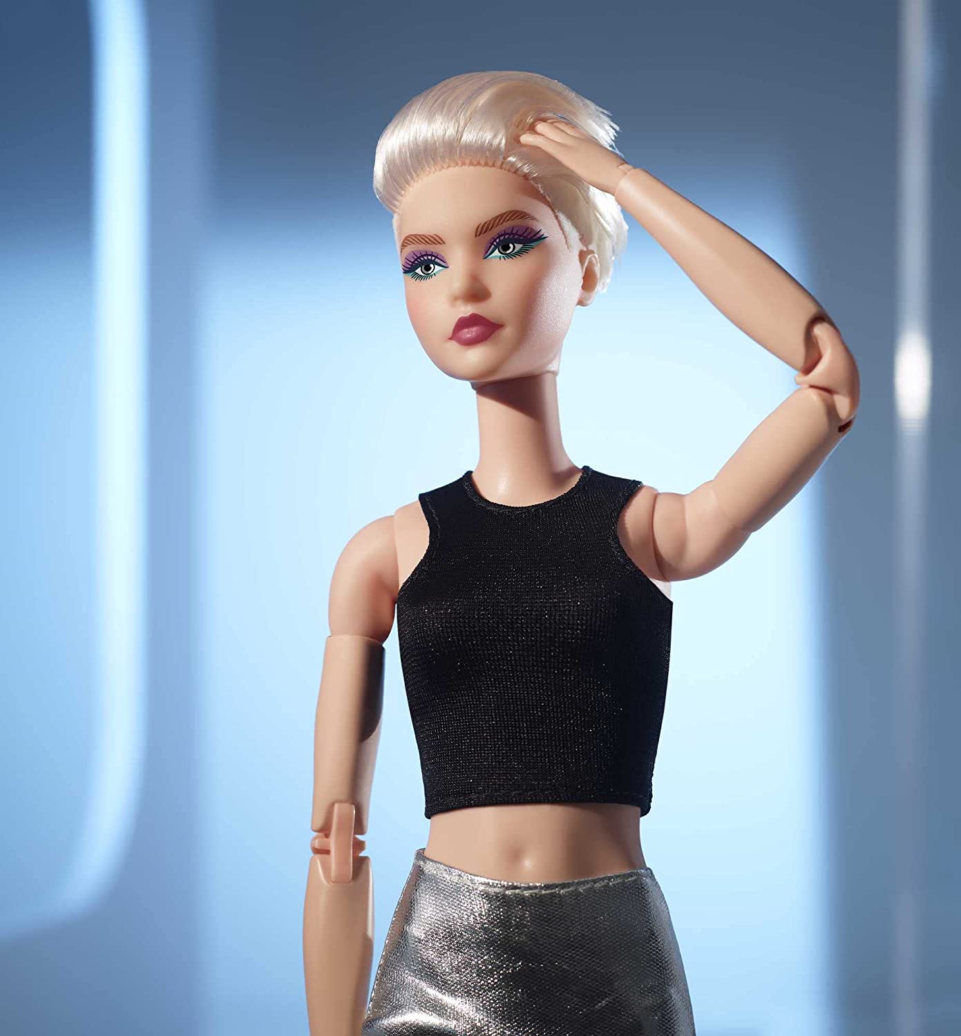 Barbie Signature Looks Bionda con Capelli Corti