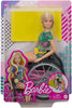 Barbie Fashionista- bambola con sedia a rotelle e lunghi capelli biondi, vestiti alla moda e accessori