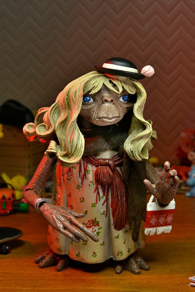 E.T. the Extra-Terrestrial Action Figure Ultimate Dress-Up