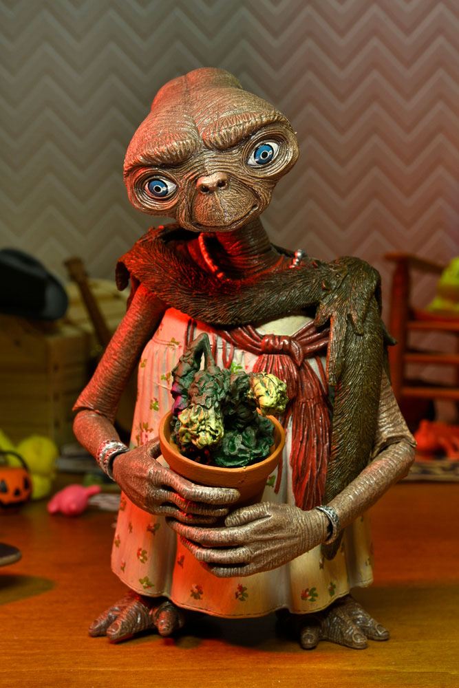 E.T. the Extra-Terrestrial Action Figure Ultimate Dress-Up